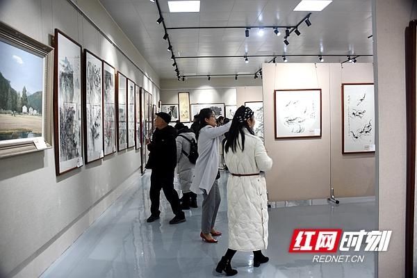  建院|“景仰生命、惠济百姓”纪念湘潭市中心医院建院120周年书画展开幕