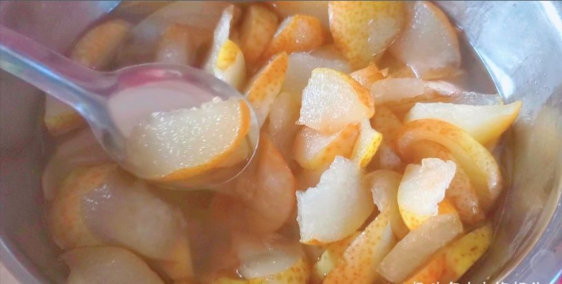 冰糖|冬天,宁可少吃肉也要多吃梨,90岁爷爷的做法,营养美味又解馋