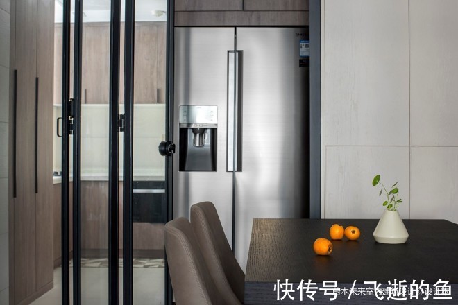 步入式|于沙发小坐片刻，焚一炉沉香，何等惬意。