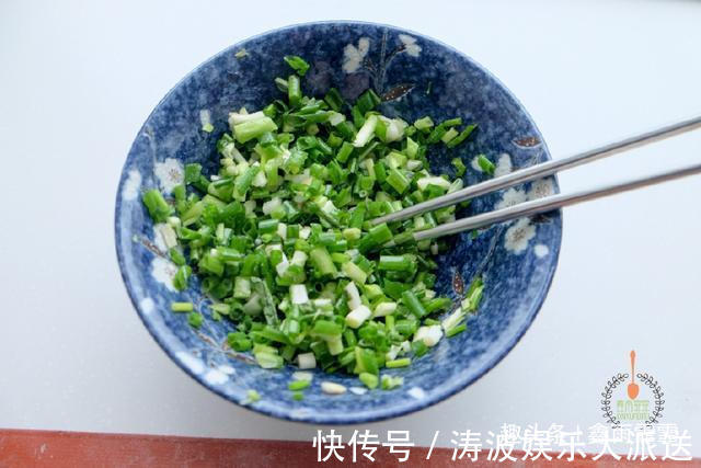 面团|葱油饼最好吃的做法，又香又软，一分钟一个，看看你喜欢吃不