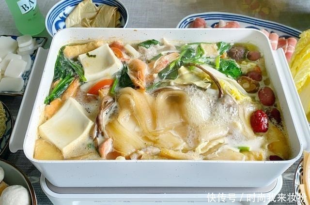 发朋友圈|娘两在家吃火锅，发朋友圈引起来一片评论，2个人也会吃了吧