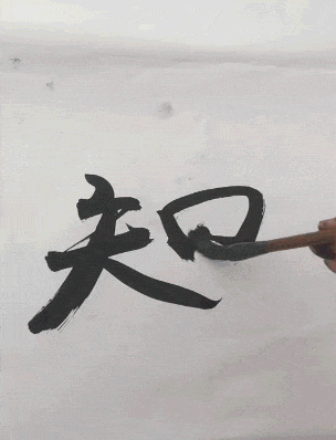 |搞笑GIF:兄弟,你的三蹦子为什么这么优秀?这走位不错啊