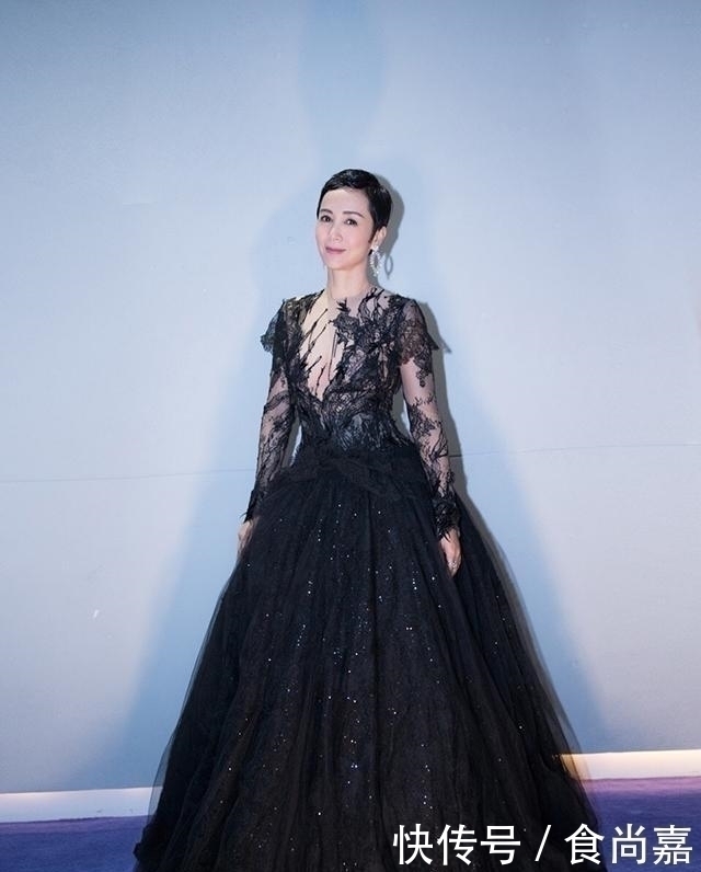 |沙雕动画,搞笑:好兄弟帮我掩饰放屁的尴尬!