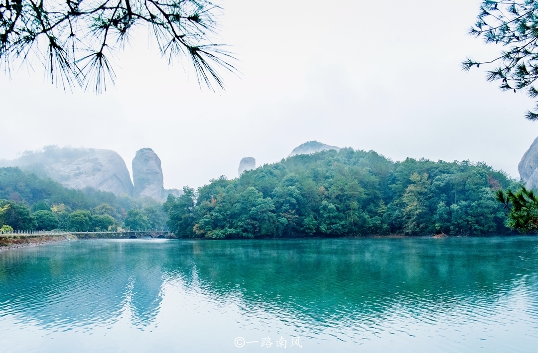 龟峰|旅行来到江西上饶，发现奇特龟峰，山体和奇石就像巨大的乌龟