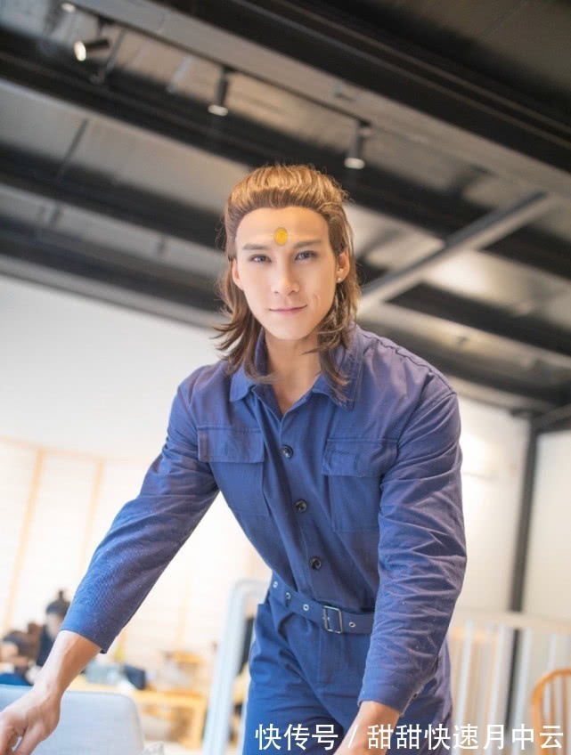 杨戬|非人哉cosplay,真人和原作神似,颜值超高的九月能否吹爆