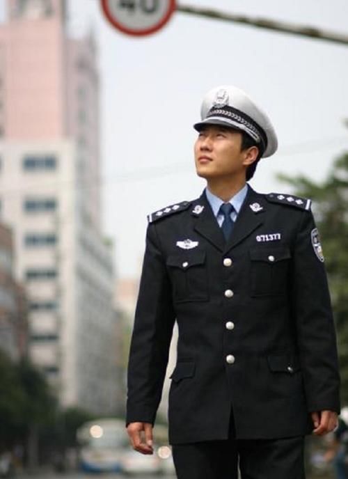 福贵|停播3年，那个火遍全国的“网红交警”谭乔，怎么确诊了抑郁症