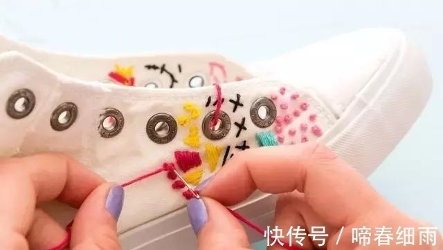 diy 小白鞋穿腻了?试下刺绣后的小白鞋,一样穿出“花”样!附教程