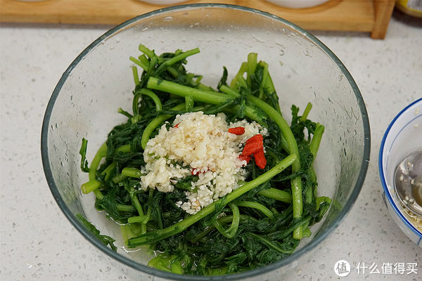 爽脆|日常三餐 篇五十二：入秋了，吃茼蒿正是好时候，教你简单做法，爽脆清香家人都爱吃