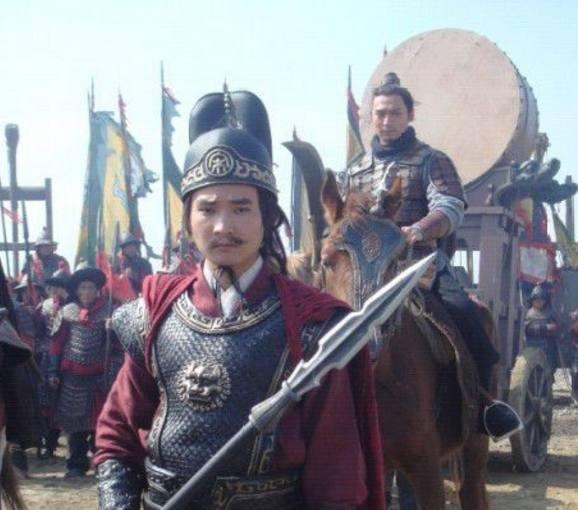 杨春&水浒中他文武双全,被吴用打压,随李俊出海后,才发挥真正实力