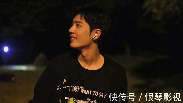 肖戰晚上放風箏,工作室發9宮格帥照,網友:期待一個vlog!