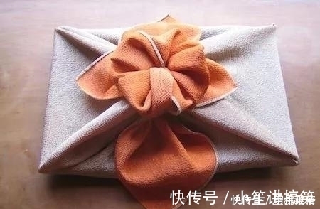 高颜值|一块布打两个结,变身大容量高颜值收纳包,几十种折法好强大