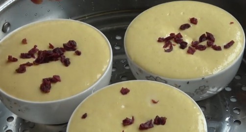 玉米面里加1袋牛奶,手不粘面,简单一做,比蛋糕面包还好吃