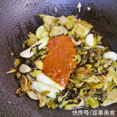 汤汁|酸菜爽口，鱼肉鲜嫩，汤汁浓醇的金汤酸菜鱼