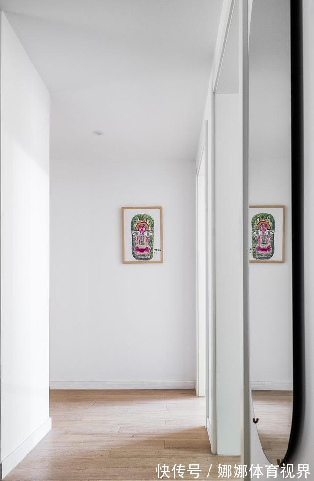 柜子|不走寻常路,把沙发墙加厚,全屋装满柜子,90㎡住着比大宅舒坦