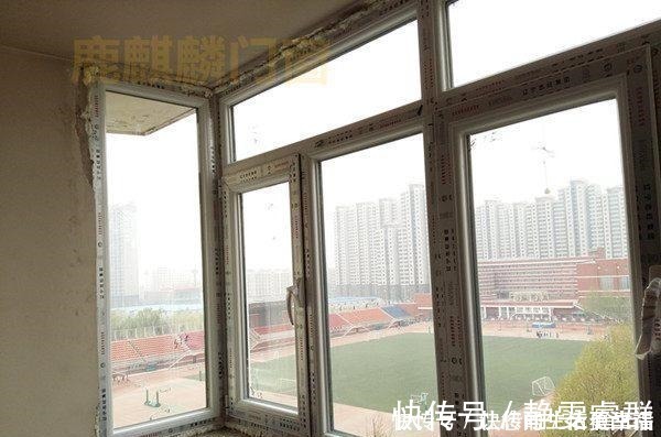 门窗|断桥铝门窗封阳台，别让你家窗户刚安装上就后悔了！