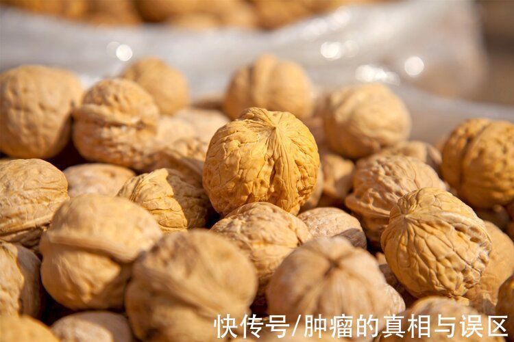 研究人员|哈佛大学研究:吃核桃真的有助于长寿!告诉你具体吃多少,怎么吃