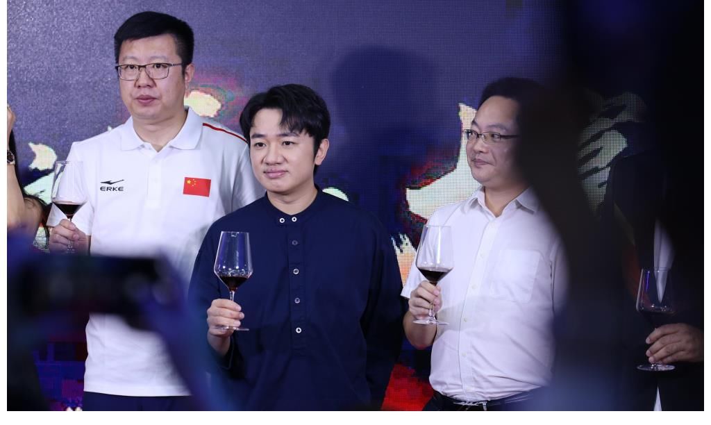 大湾区|王祖蓝进军广州，携手麦长青等港星打造大湾区云端明星直播