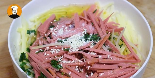 最近很火的土豆丝做法,饭店一份38,在家不到8元,好吃又好看