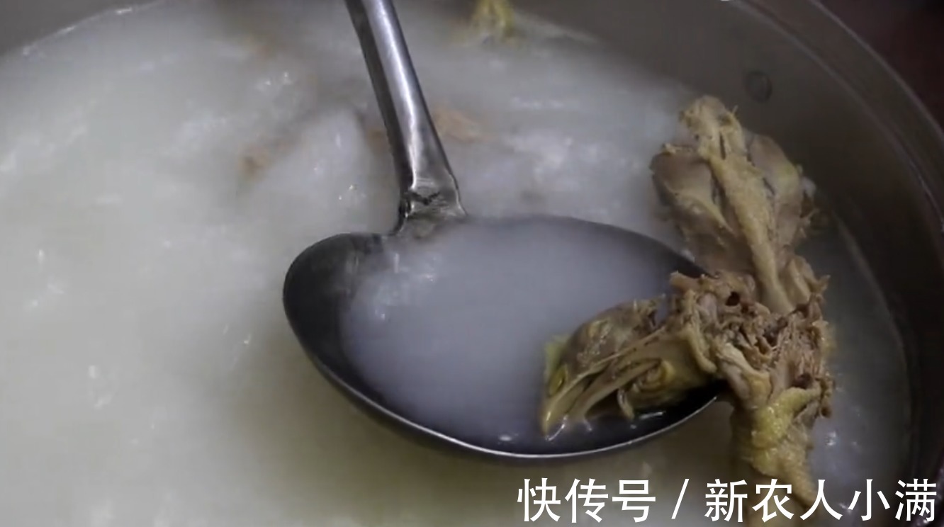 老师傅教你高汤熬法，学会做米线、酸辣粉、面条、火锅味道很棒