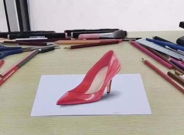 只高跟|美术生画3D高跟鞋,被吐槽“脚太大”,裁掉画纸后打脸了