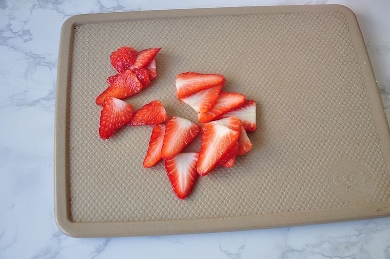 一口气|不用嚼，一口气吃掉几只大草莓，不爱吃水果的孩子也喜欢，省事