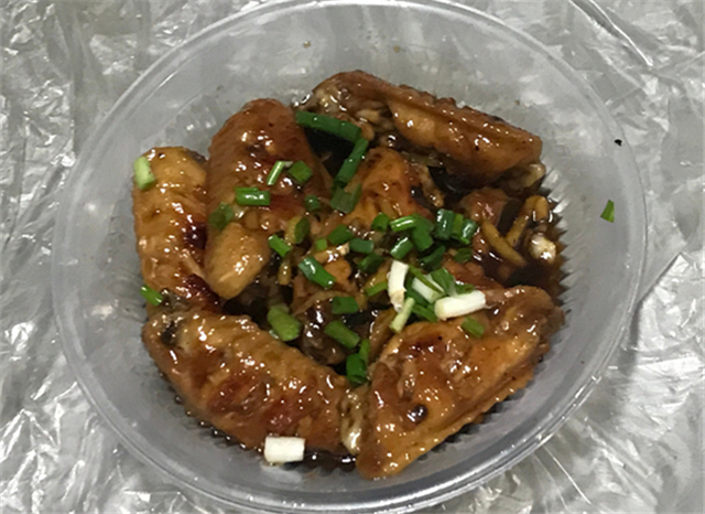 闺蜜来家里吃饭,婆婆下厨招待,她越吃越闹心,直言人比人气死人