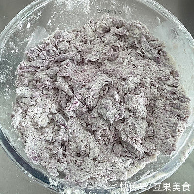 就让这道好吃不上火的紫薯馒头，温暖你这个冬天吧