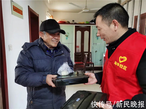 农场|上海农场“红管家”爱心送餐 情暖农场老人