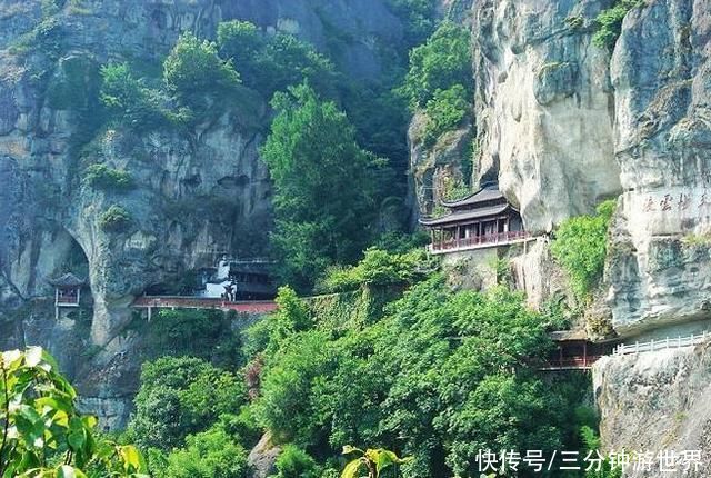 浙江有座寺庙，位于悬崖边上，惊险无比，深受游客喜爱