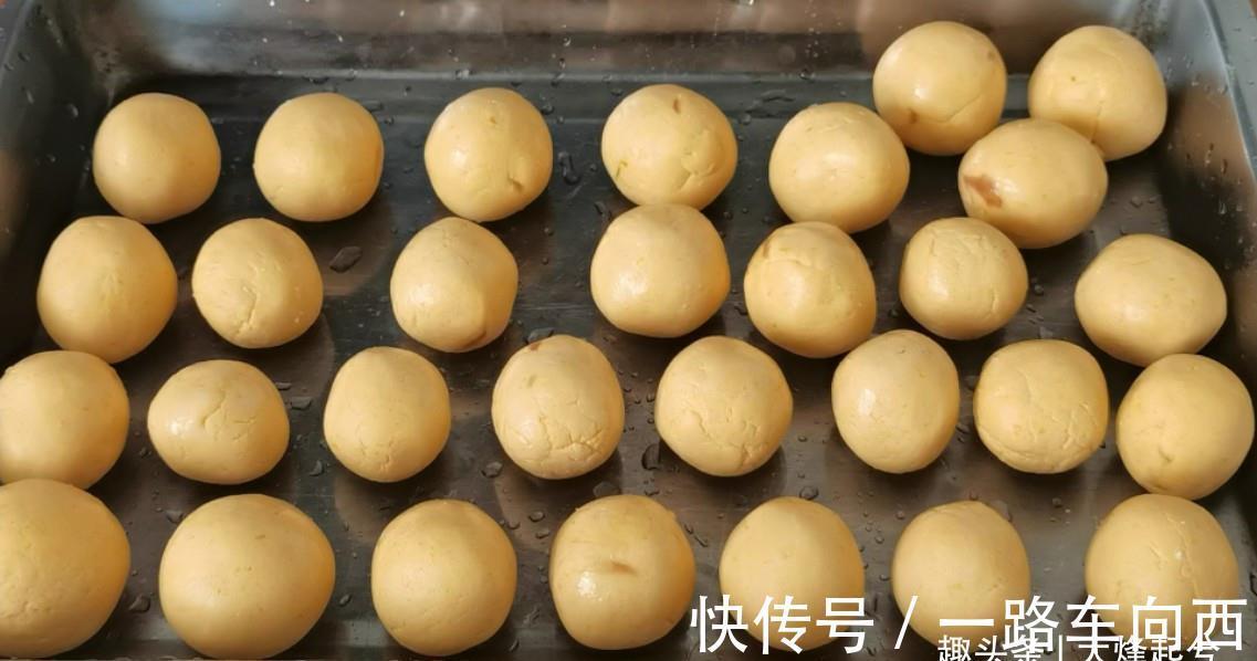 豆沙馅|南瓜点心，学会在家简单做，外酥里糯又香甜，新手也能成功
