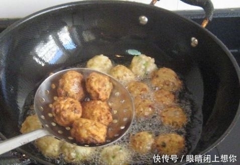 用错|做萝卜丸子时,很多人都用错了粉,丸子炸好不酥脆,放久太难吃