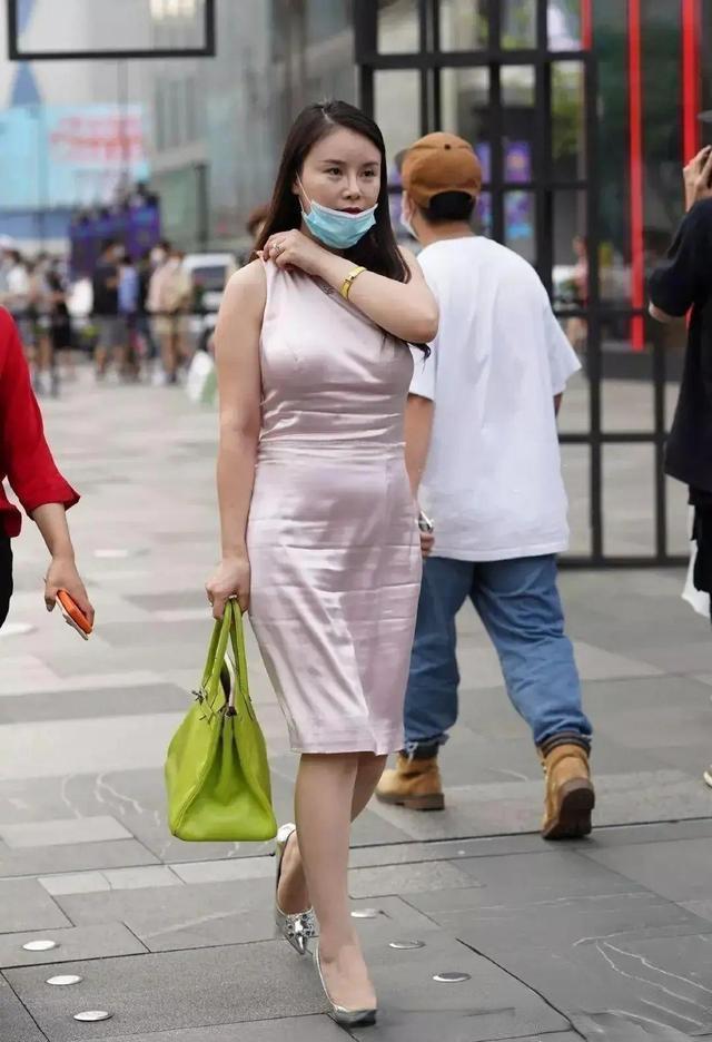 荷叶边 充满活力的瑜伽裤穿出最美姿态,修身塑形提气质,时尚新颖