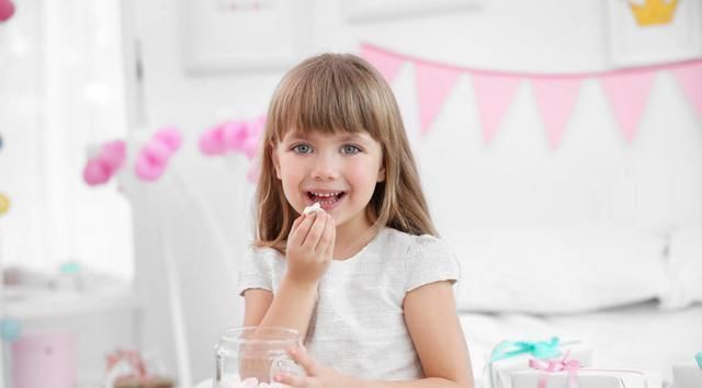 家长|如何帮助孩子告别自卑?家长学会这3招,轻松培养孩子自信心