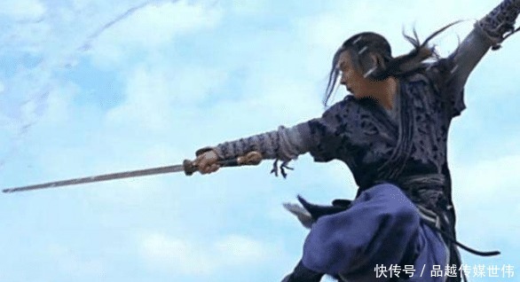 笑傲江湖|杨过没见过独孤九剑剑谱,风清扬从哪学的?答案在独孤求败的剑中