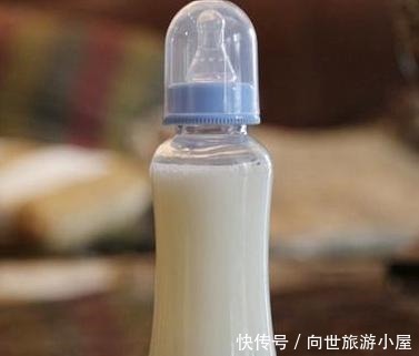 辛苦攒下200袋母乳，却被婆婆都扔了，宝妈回家后差点崩溃