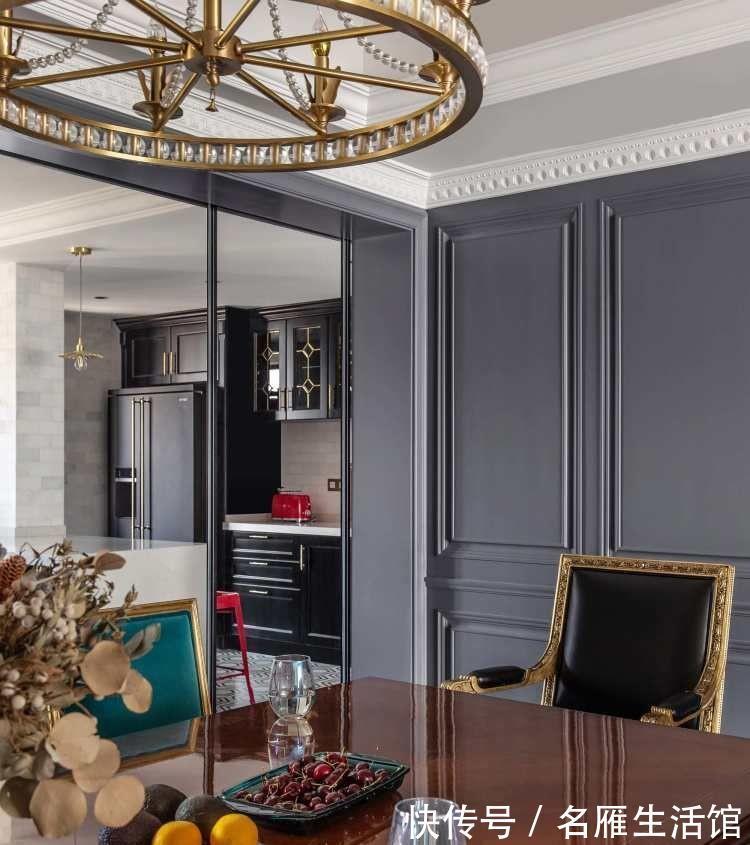 色彩|祖母绿、脏粉色，色彩丰富的法式风格，要的就是与众不同的感觉