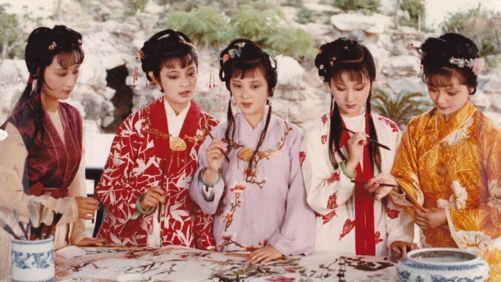 诗会&宝玉让黛玉喝合欢花酒,为何宝钗跟着也要喝?细细琢磨,竟是百般滋味