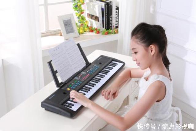 打招呼|''中国式礼貌'',正在慢慢的毁掉孩子,家长们还在沾沾自喜吗?