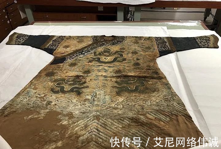 太监谈往录|慈禧有多奢侈?一年水果浪费数万个,一顿饭一百道菜