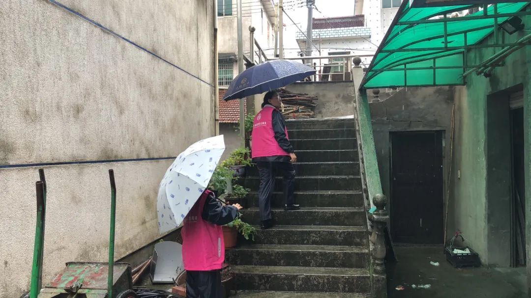 孙祝芬|无惧“烟花”，临浦“铿锵玫瑰”绽放抗台一线！