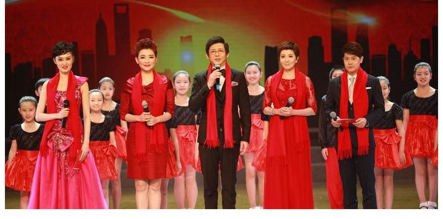 感动中国|为何春晚不对外售票，每次都“座无虚席”？都是谁在上面坐呢