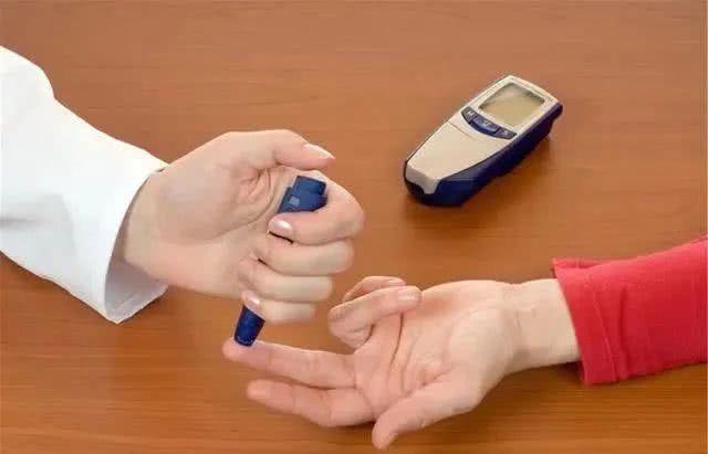 血糖控制|人到中年,血液浓稠,用一种叶子泡水喝,清理血管,血栓不来扰