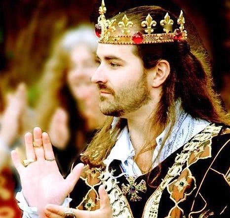 农民起义|西方人一直奇怪，中国历史传承2000多年，为何没有皇室延续至今？