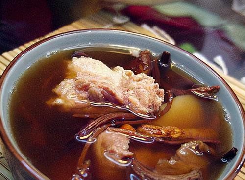 春季养生，三种食物少不了，美容养颜、滋润肌肤，早吃早好！