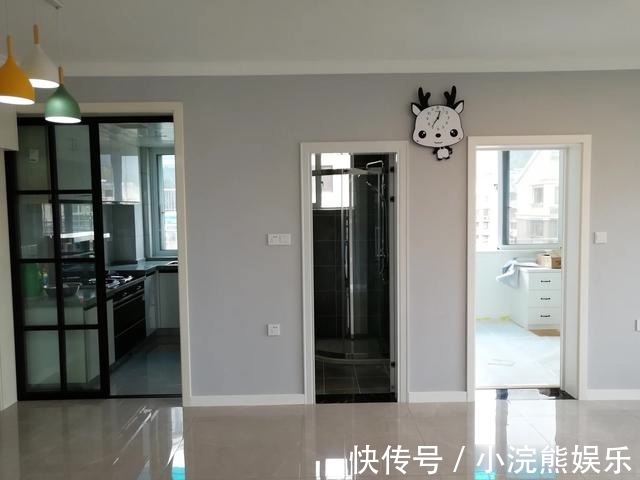 吊顶|别再傻乎乎做吊顶啦,他家只是贴石膏线条,效果还不错,分享一下