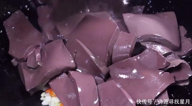 炒猪血时,牢记别直接下锅,多做这一步,猪血鲜香嫩滑没有腥味
