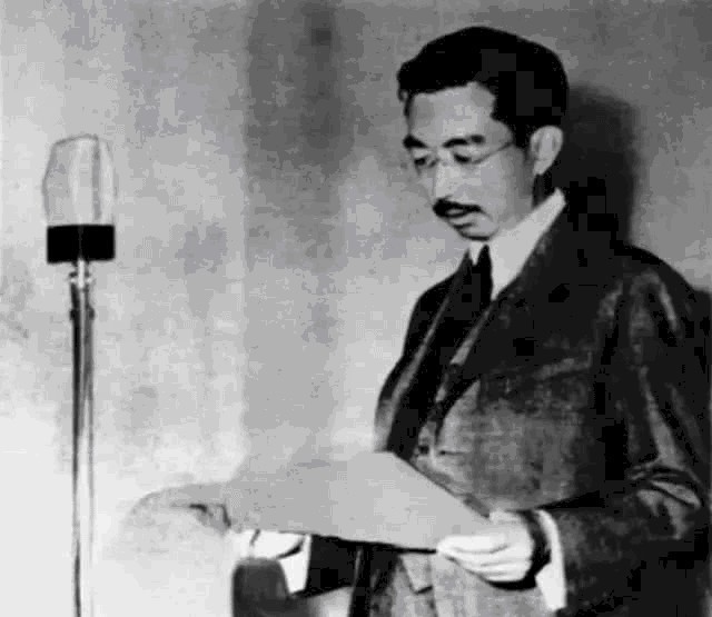 日军|天皇投降，600万日军遣送回国，妻儿的反应，让他们难以置信