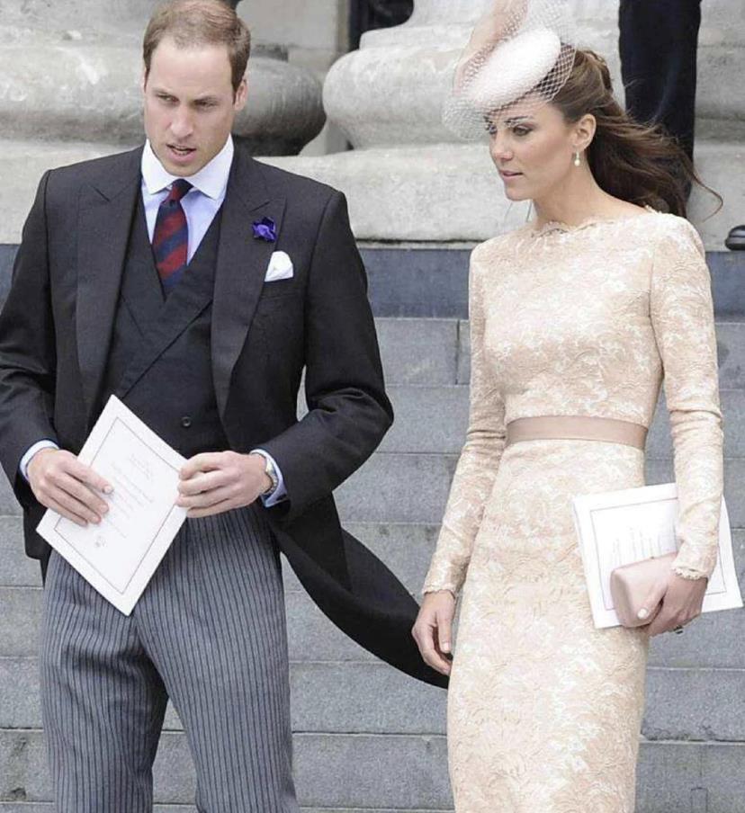 白色|最近流行白色系穿搭,瞧凯特王妃怎样穿出高级感,谁穿谁好看