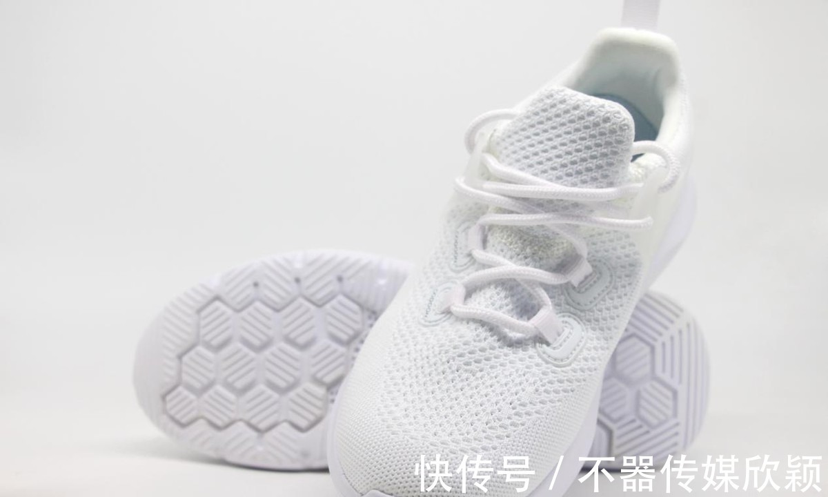 咕咚5k 百元跑鞋怎么选?咕咚5K运动跑鞋带给你超值运动体验