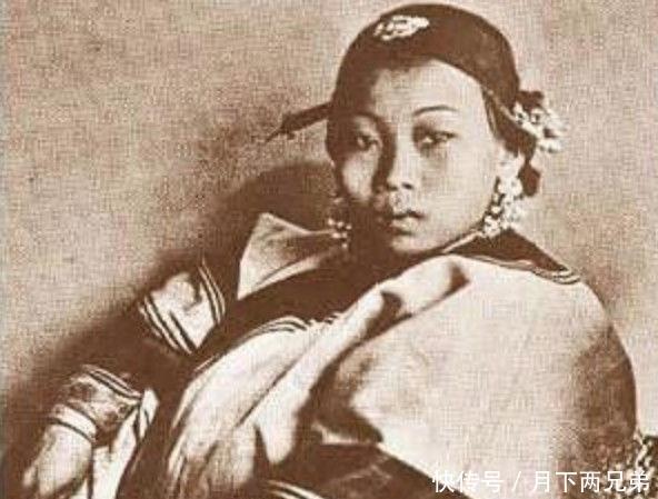 皇宫|从皇宫到民间的女子，谁的幸福指数高，清朝老照片告诉你！